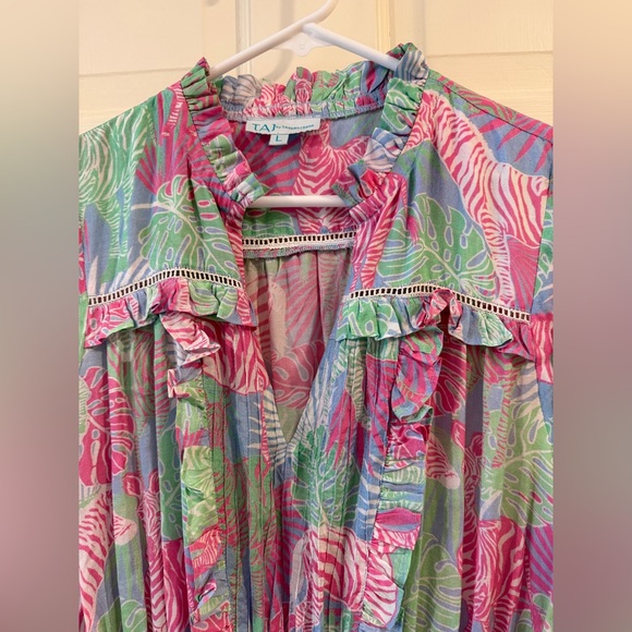 TAJ by Sabrina Crippa Pink, Blue, and Green colorful and festive design - Picture 4 of 9